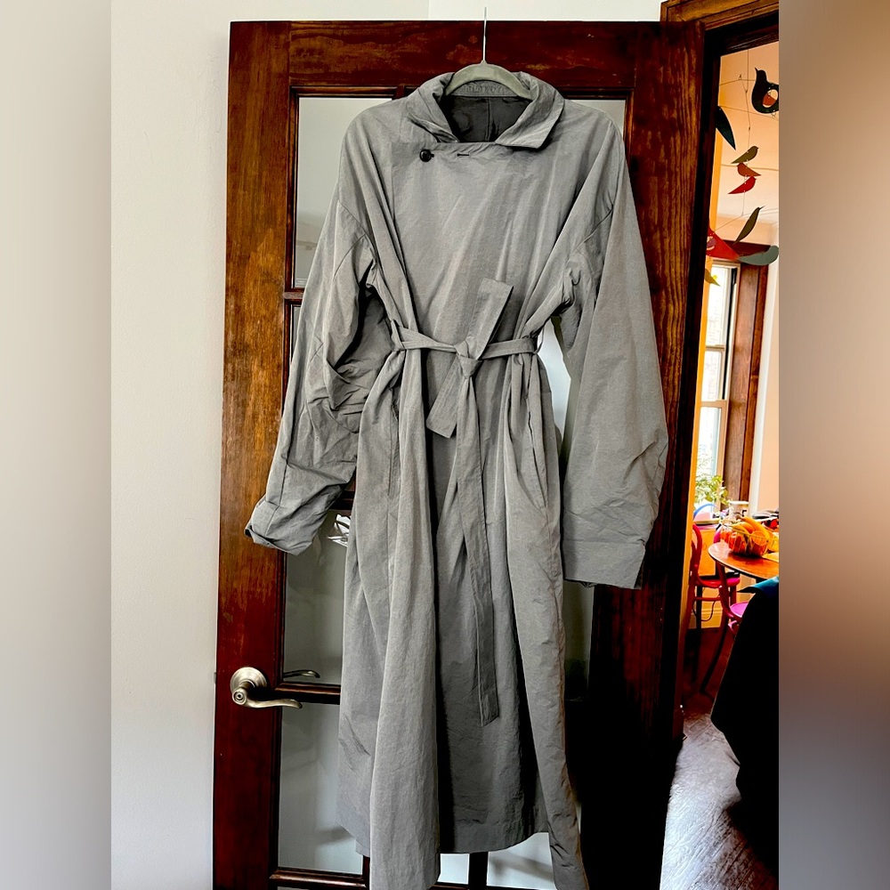 COSMIC WONDER// TEXTURED TRENCH COAT// GREY